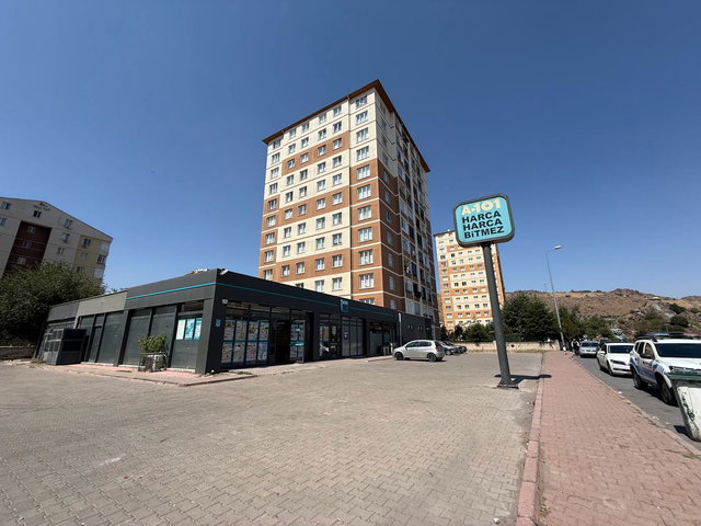 ALTINOLUK MAH.CADDE ÜSTÜ ÖNÜ AÇIK SATILIK 3+1 DAİRE