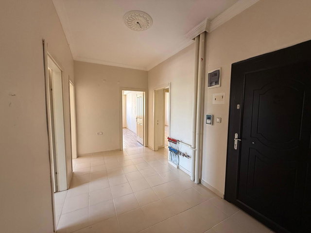 ALTINOLUK MAH.CADDE ÜSTÜ ÖNÜ AÇIK SATILIK 3+1 DAİRE