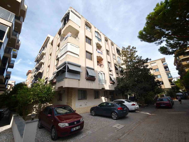 KARŞIYAKA BAHÇELİEVLER’DE 3+1 | 105 M² BRÜT | BALKONLU | DOĞALGAZ KOMBİLİ | BOŞ