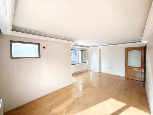 KARŞIYAKA BAHÇELİEVLER’DE 3+1 | 105 M² BRÜT | BALKONLU | DOĞALGAZ KOMBİLİ | BOŞ