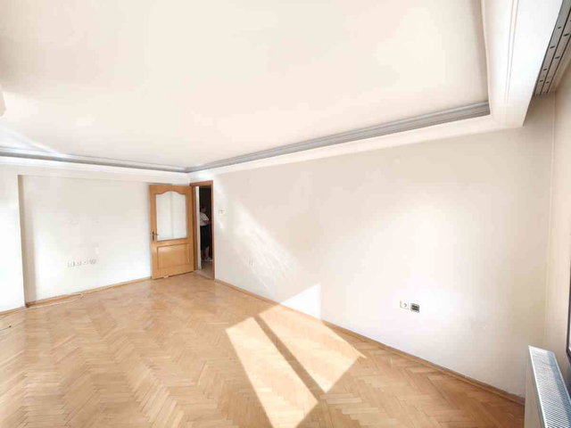 KARŞIYAKA BAHÇELİEVLER’DE 3+1 | 105 M² BRÜT | BALKONLU | DOĞALGAZ KOMBİLİ | BOŞ