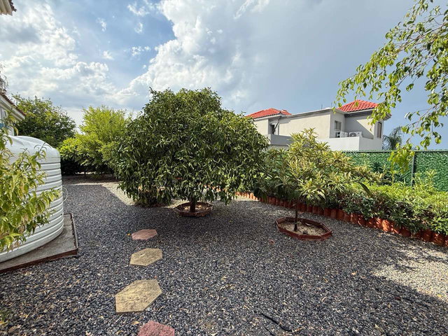 GIRNE EDREMIT'TE SATILIK MÜSTAKIL 3+1 VILLA, GENIŞ ARSALI, ÖZEL HAVUZLU