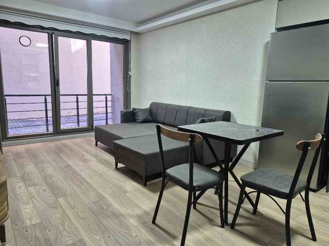 SOKULLU SATILIK EŞYALI İSKANLI SIFIR  1+1 DAİRE