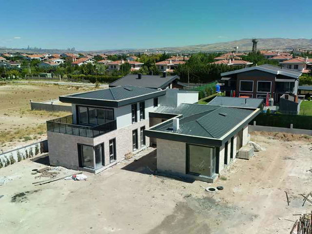 GÖLBAŞI BALLIKPINARDA 1500 M2 ARSA HAVUZLU TAM MÜSTAKİL 6+2 VİLLA