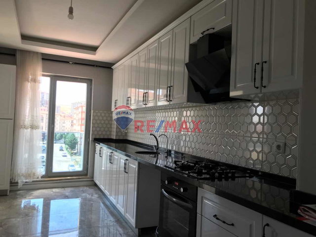 SARAY CUMHURİYET MAHALLESİ LÜX YAPILI 4+1 KİRALIK DAİRE