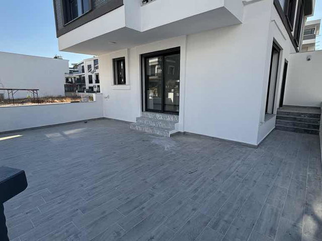 EFELER MAHALLESİ’NDE  SIFIR 3+1 VİLLA