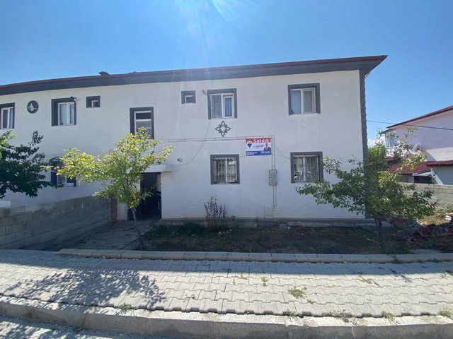 REMAX DEM'DEN ÇUKURKUYU'DA BAKIMLI 2+1 FIRSAT SATILIK EV
