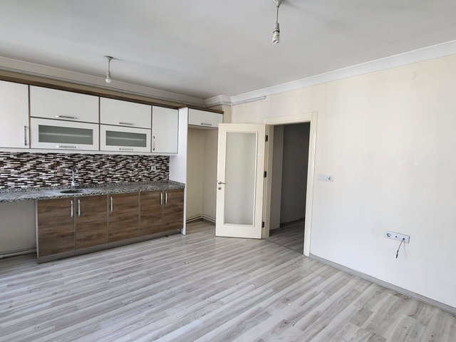 EDREMİT GAZİCELAL’DE MERKEZİ KONUMDA 2+1 KİRALIK DAİRE