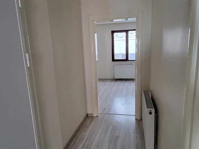EDREMİT GAZİCELAL’DE MERKEZİ KONUMDA 2+1 KİRALIK DAİRE