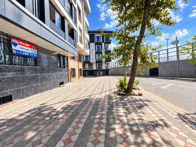 SULTANÇİFLİĞİNDE EBEVEYN BANYOLU SIFIR YAPI 2+1 KİRALIK DAİRE