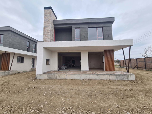 REMAX DIADAN DÜZCE AKINLAR ZÜMRÜT KONAKLARI SATILIK LÜKS VİLLA