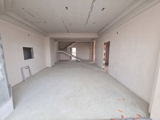REMAX DIADAN DÜZCE AKINLAR ZÜMRÜT KONAKLARI SATILIK LÜKS VİLLA