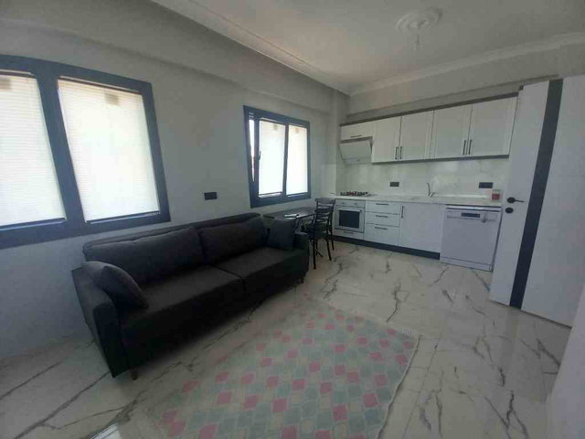 KARAAĞAÇ’TA DENİZ MANZARALI, LÜKS EŞYALI KİRALIK DAİRE