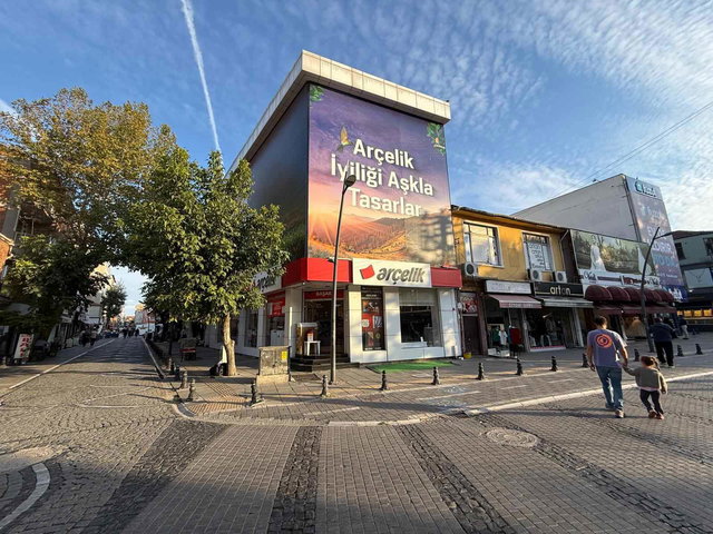 LÜLEBURGAZI'IN ÇARŞI MERKEZİNDE SATILIK 2 ADET DAİRE