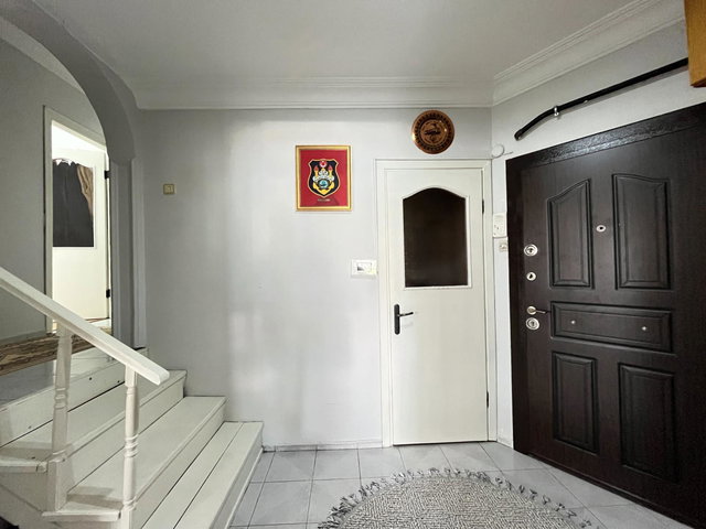 REMAXÇAKRA ÖMER ONAYCI'DAN TOPÇULAR MAH. SITE İÇINDE 4+1 ARA KAT