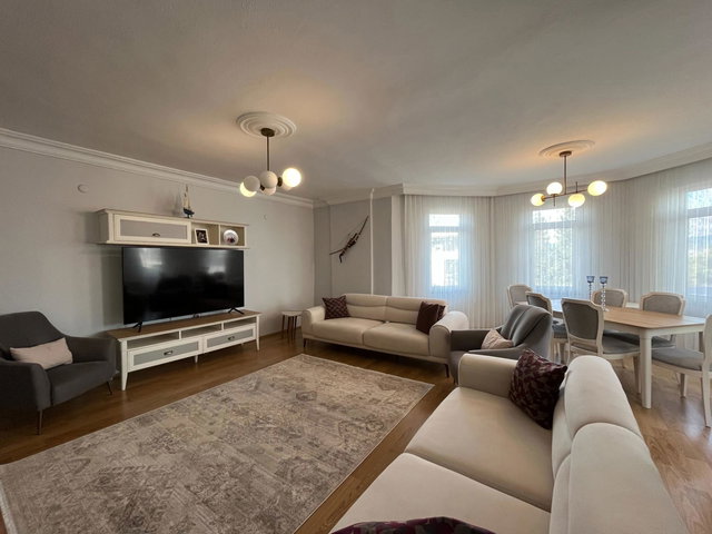 REMAXÇAKRA ÖMER ONAYCI'DAN TOPÇULAR MAH. SITE İÇINDE 4+1 ARA KAT