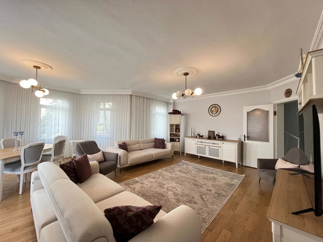 REMAXÇAKRA ÖMER ONAYCI'DAN TOPÇULAR MAH. SITE İÇINDE 4+1 ARA KAT
