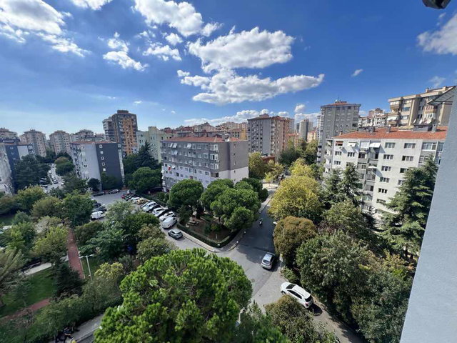 KOZYATAĞI BELEDİYE BLOKLARINDA FULL EŞYALI KİRALIK 2+1