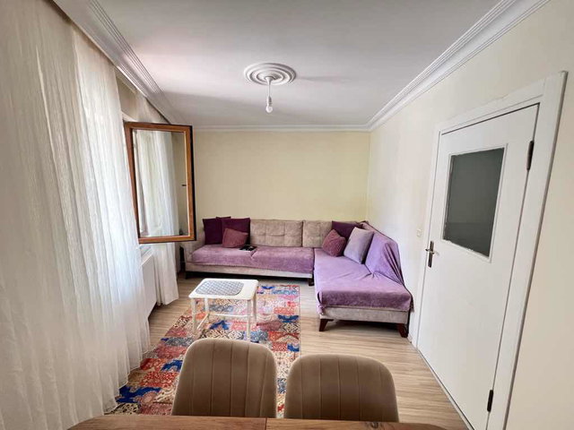 ÜSKÜDAR ÜNALAN MAHALLESİ HARİKA KONUMDA 2+1 DAİRE