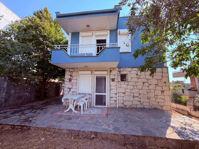 SEFERIHISAR TEPECIKTE TAM MÜSTAKIL, TAŞ KAPLAMA 3+1 VILLA