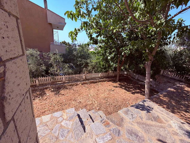 SEFERIHISAR TEPECIKTE TAM MÜSTAKIL, TAŞ KAPLAMA 3+1 VILLA