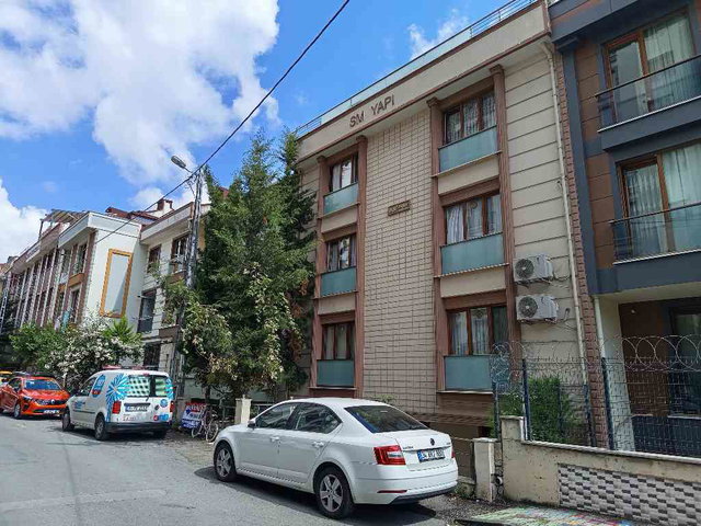ATAŞEHİR ESATPAŞA'DA KAPALI MUTFAK EKSTRA ANKASTRE SETİ MEVCUT GENİŞ 1+1 BAHÇE KATI