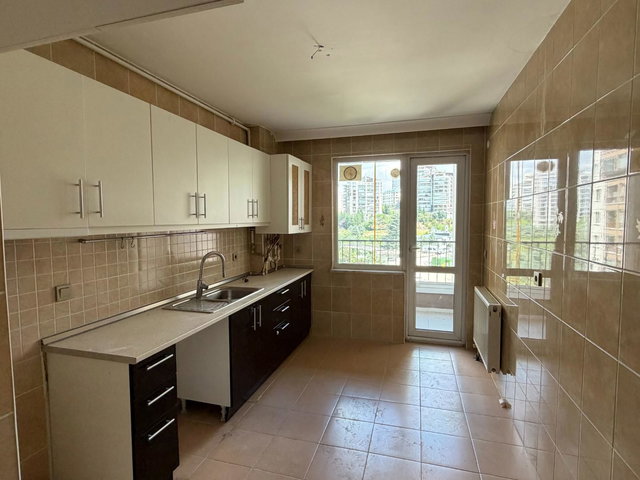 PARK VADİ EVLERİ'NDE SATILIK YAPILI 3+1 DAİRE