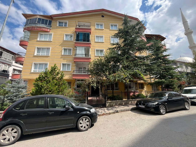 ŞEHİTLER CADDE ÜZERİNDE 2+1 KİRALIK DAİRE