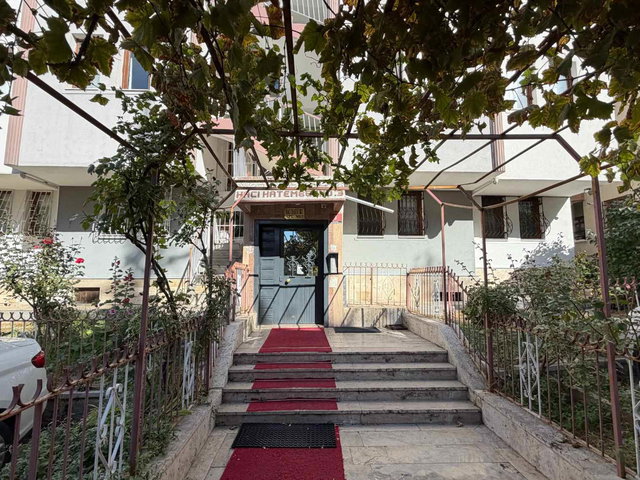 ÖVEÇLER'DE BAKIMLI 3+1 KİRALIK DAİRE