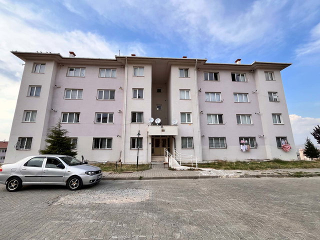 MAMAK ZİRVEKENT MAH. OSMANLI CAD ÜZERİ 1+1 EŞYALI SATILIK DAİRE