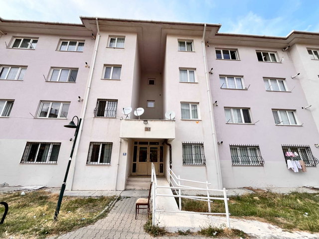 MAMAK ZİRVEKENT MAH. OSMANLI CAD ÜZERİ 1+1 EŞYALI SATILIK DAİRE