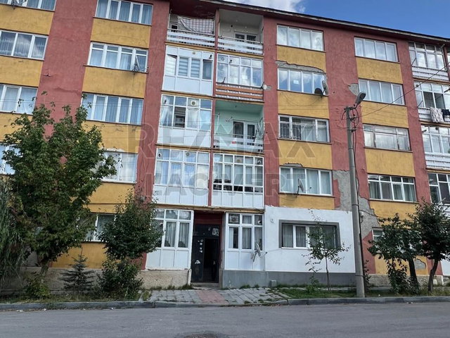 RE/MAX LACİVERT'TEN KÖŞK MAHALLESİ'NDE 2+1 KİRALIK DAİRE