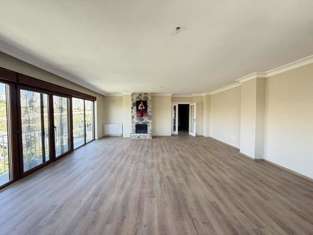 BAHÇEŞEHİR SPRADON TERAS EVLERDE SATILIK 4+1 DAİRE