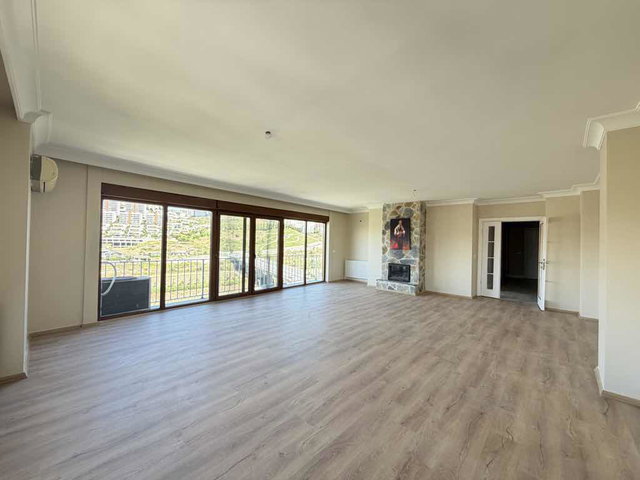 BAHÇEŞEHİR SPRADON TERAS EVLERDE SATILIK 4+1 DAİRE