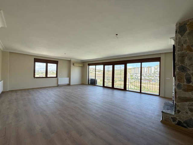 BAHÇEŞEHİR SPRADON TERAS EVLERDE SATILIK 4+1 DAİRE