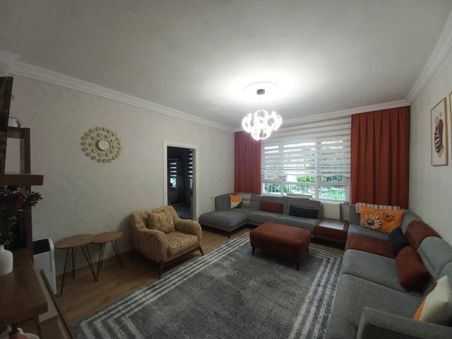 SUBAYEVLERİNDE GENİŞ BAHÇELİ SATILIK 2+1 DAİRE