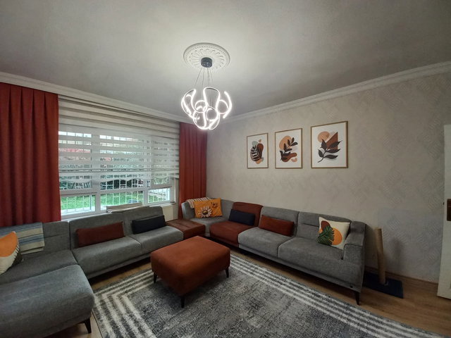 SUBAYEVLERİNDE GENİŞ BAHÇELİ SATILIK 2+1 DAİRE