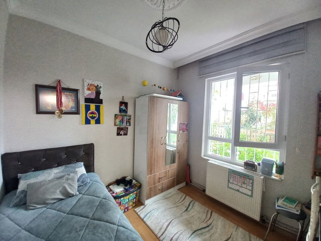 SUBAYEVLERİNDE GENİŞ BAHÇELİ SATILIK 2+1 DAİRE