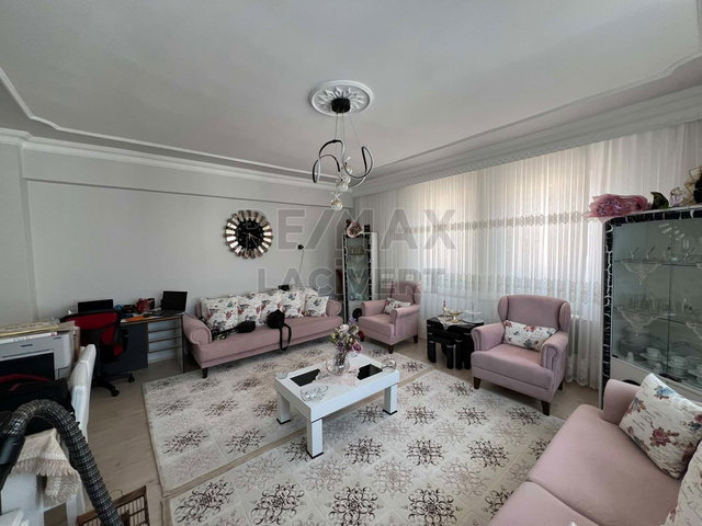 RE/MAX LACIVERT'TEN YUNUSEMRE'DE SATILIK 3+1 DAIRE