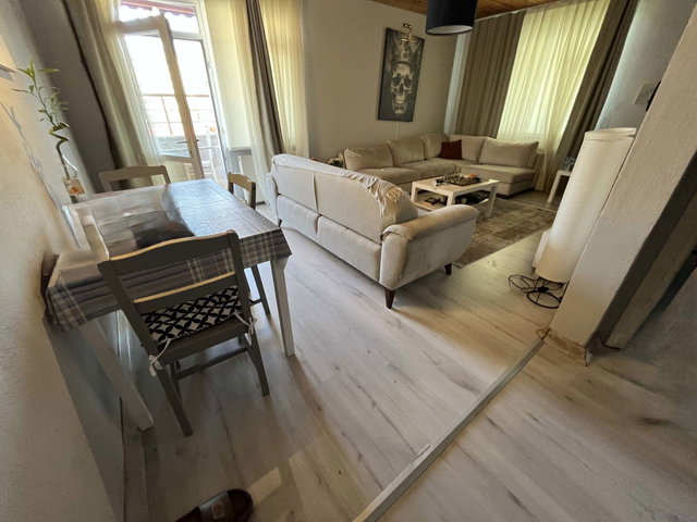 KAVACIK MERKEZ'DE, FSM KÖPRÜSÜ'NE ÇOK YAKIN SATILIK 2+1 DAİRE