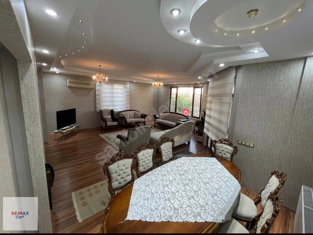REMAX ÖZGÜR'DEN KIZILHİSARIN ZIRVE KONUMUNDA VILLA