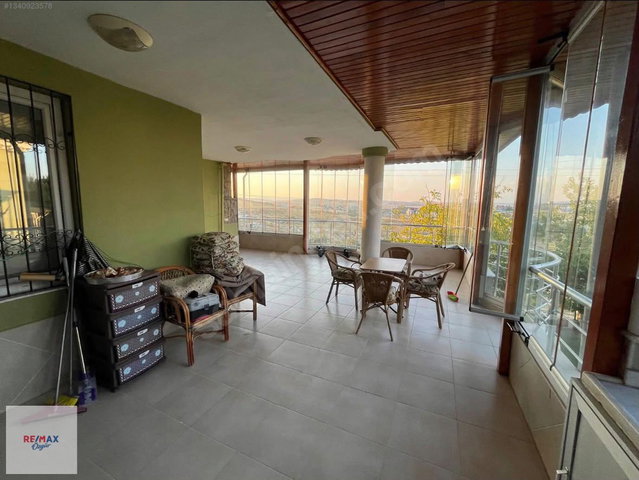 REMAX ÖZGÜR'DEN KIZILHİSARIN ZIRVE KONUMUNDA VILLA