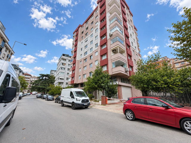 ÇAVUŞOĞLU’NDA DENİZ MANZARALI 140 M² 2 BALKONLU 3+1