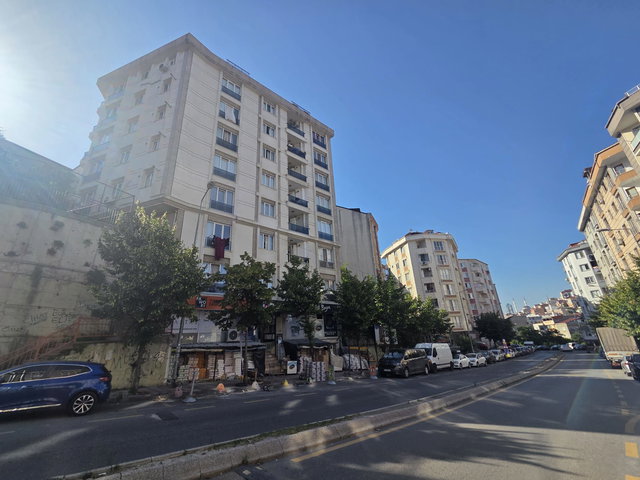REMAX PRO'DAN ÇAĞLAYAN ADLİYESİ YAKINI 2+1 ARA KAT BAKIMLI DAİRE