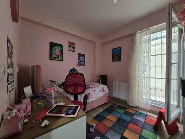 RE/MAX FARKIYLA İZMİT MERKEZ AKÇAKOCA'DA SATILIK GENİŞ 3+1