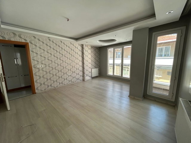 BAHÇELİEVLER SİYAVUŞPAŞA’DA 3 CEPHELİ, TERASLI 4+1 DUBLEKS