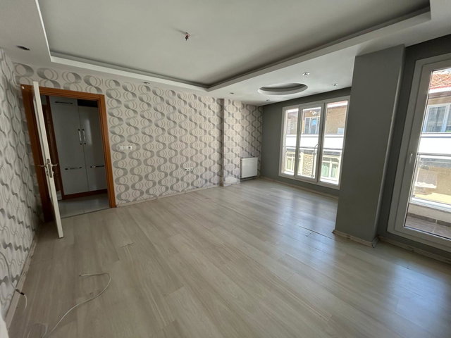 BAHÇELİEVLER SİYAVUŞPAŞA’DA 3 CEPHELİ, TERASLI 4+1 DUBLEKS