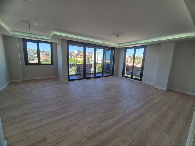 PENDİK METROYA YAKIN SATILIK MANZARALI LÜKS 2+2 DUBLEKS DAİRE