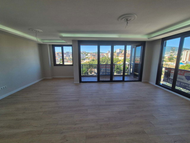 PENDİK METROYA YAKIN SATILIK MANZARALI LÜKS 2+2 DUBLEKS DAİRE