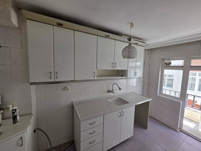 SAİMEKADIN MAH. ARA KAT MERKEZİ KONUMDA KİRALIK 3+1 DAİRE